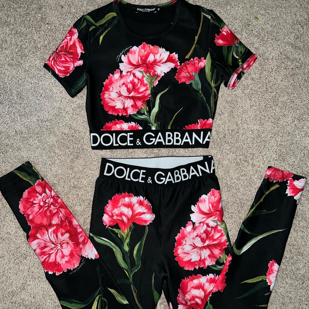 Womens Authentic Dolce & Gabbana two piece set ! Size XS !